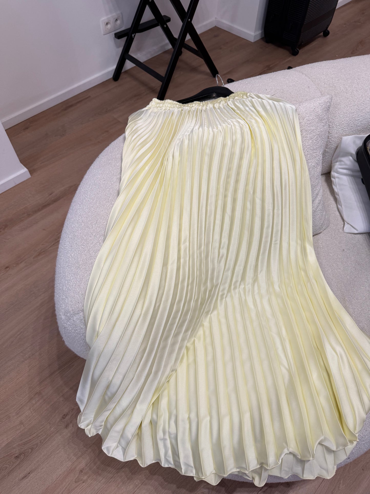 Chemise plissée jaune beurre