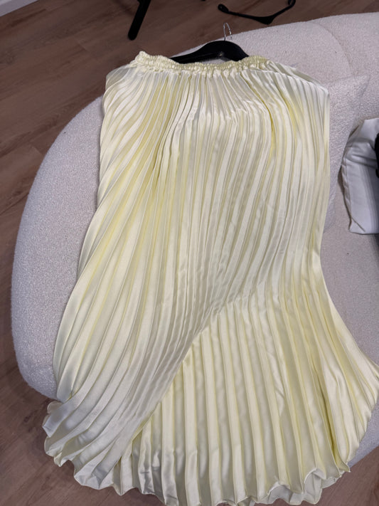 Chemise plissée jaune beurre